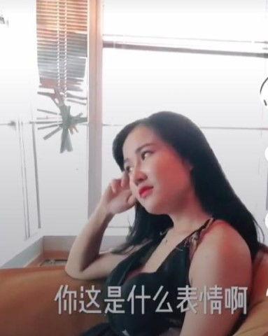 西宁小姐姐吃瓜事件视频,网络热议背后的真相揭秘